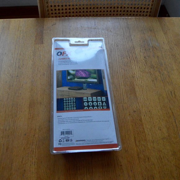 New in Box QFX Large Universal Remote with Glow in the Dark Buttons - Picture 3 of 4